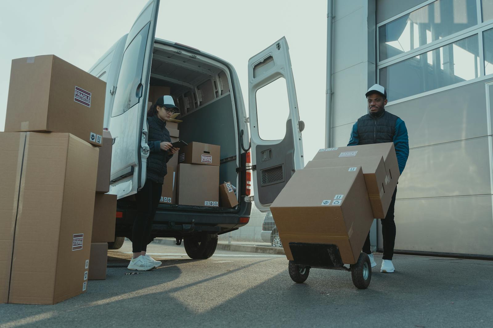Illustrative parcel loading scene, not an EportPass facility